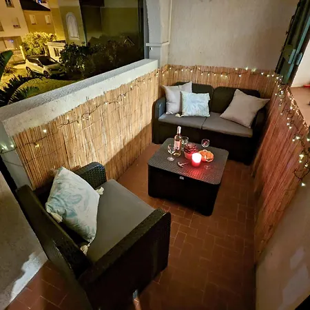 Apartment Special Couple & Famille - Lit Queen Size - Netflix - Climatisation - Terrasse Plein Sud - 2 Min Centre-Ville - 6 Min Mer - Parking Prive - Offre Speciale *