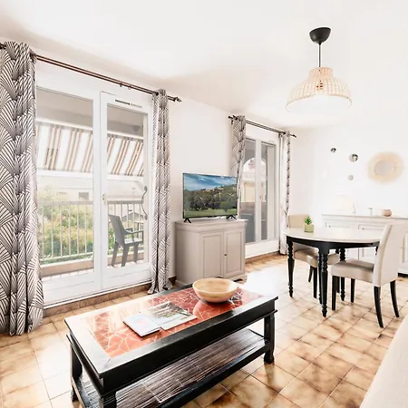 アパート Special Couple & Famille - Lit Queen Size - Netflix - Climatisation - Terrasse Plein Sud - 2 Min Centre-ville - 6 Min - Wifi 400 Mbits Parking Prive - Speciale *