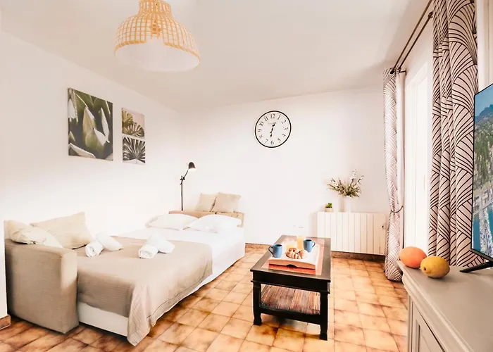 Special Couple & Famille - Lit Queen Size - Netflix - Climatisation - Terrasse Plein Sud - 2 Min Centre-ville - 6 Min - Wifi 400 Mbits Parking Prive - Speciale