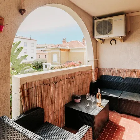 Special Couple & Famille - Lit Queen Size - Netflix - Climatisation - Terrasse Plein Sud - 2 Min Centre-ville - 6 Min - Parking Prive - Speciale Apartment *